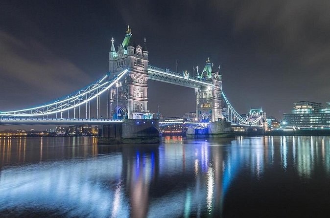 Private 2-Hour Night Tour of London in an Iconic Black Cab